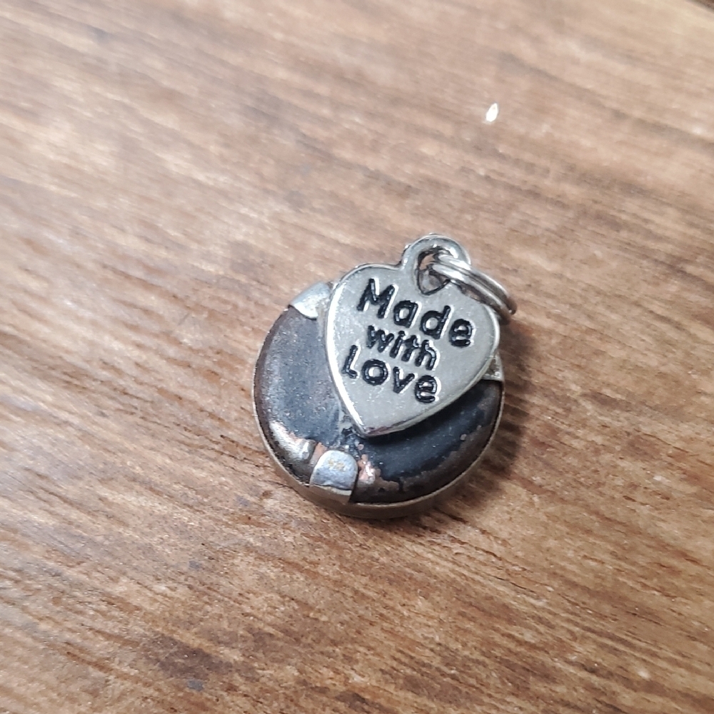 P270 Initial L Pendant Heirloom Styled